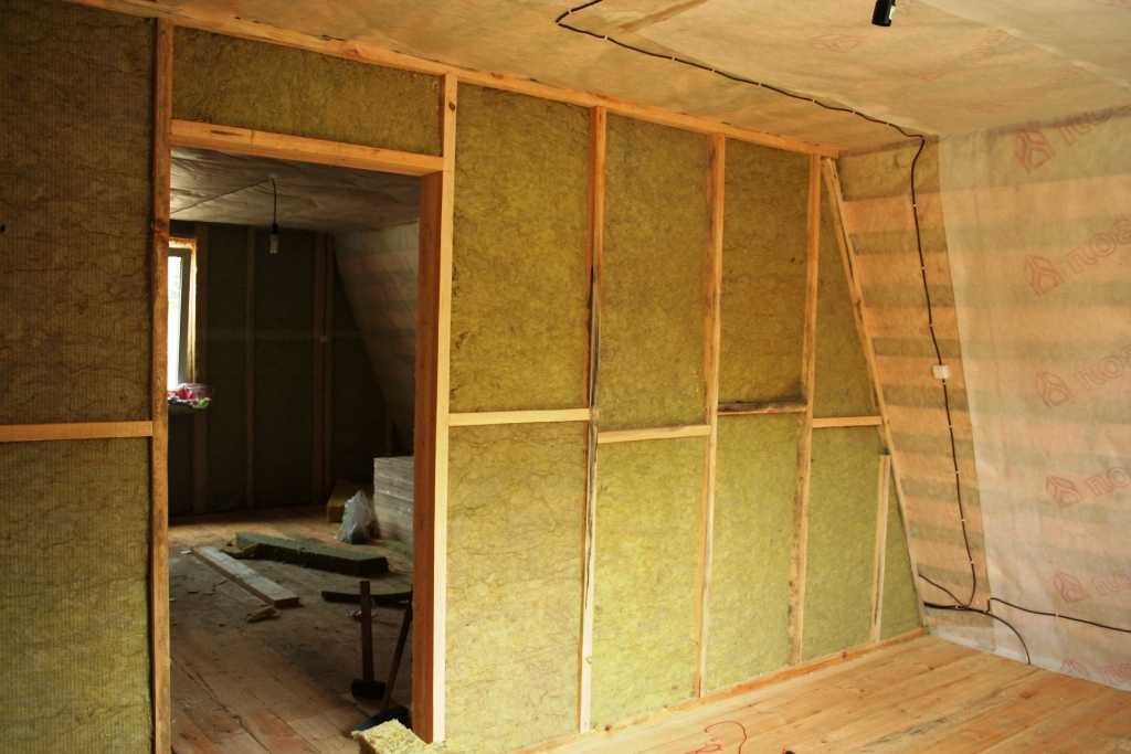 Как утеплить стены изнутри в частном доме - советы по выбору материалов