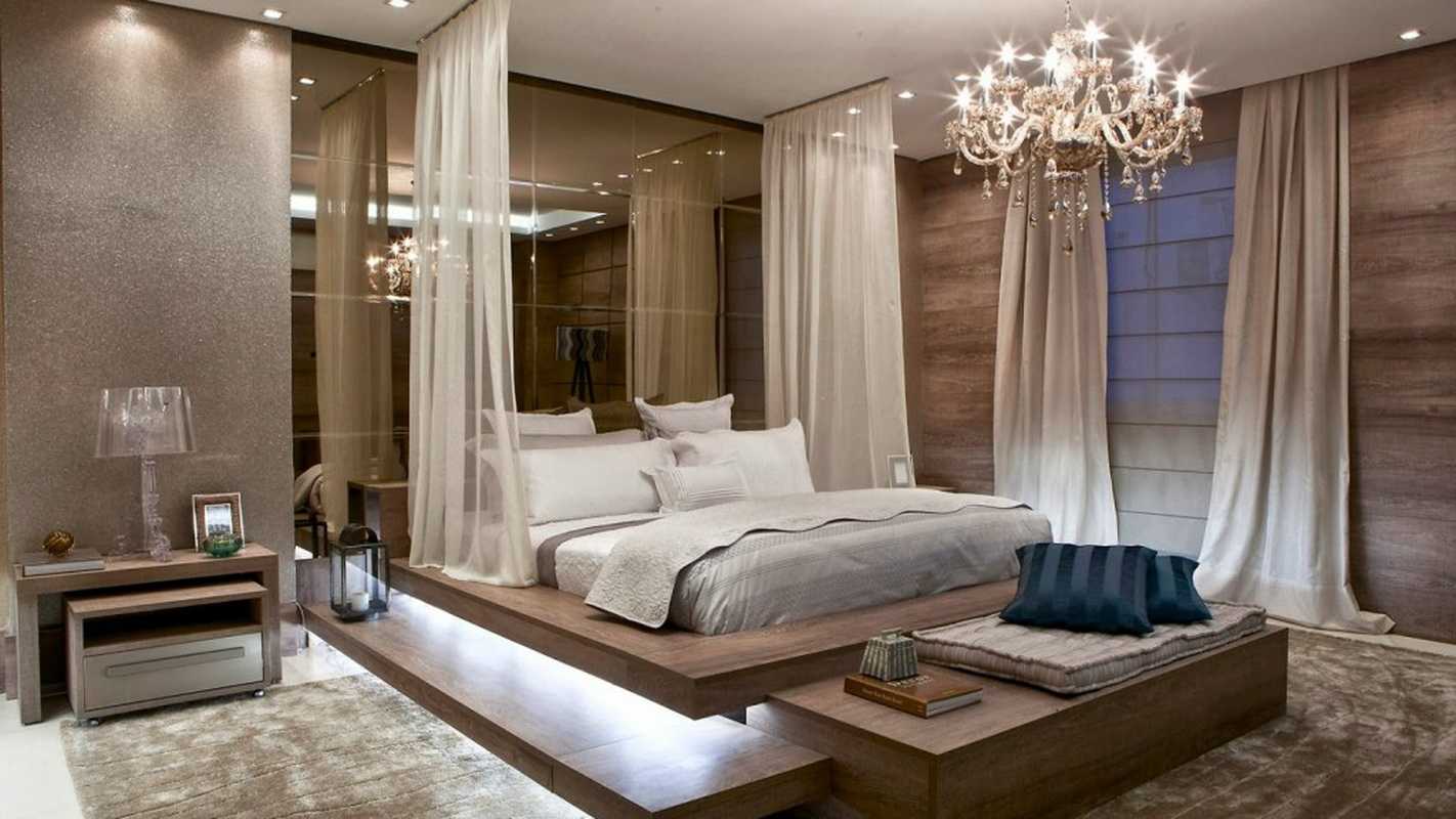 Современная спальня с балдахином