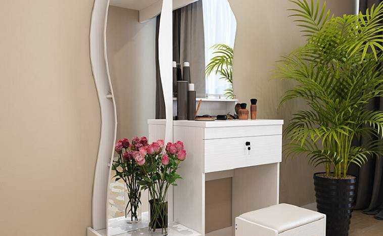 Белый туалетный столик с зеркалом сегодня очень популярен. Модель с овальным зеркалом украсит практически любой интерьер. Как правильно выбрать белую модель для спальни