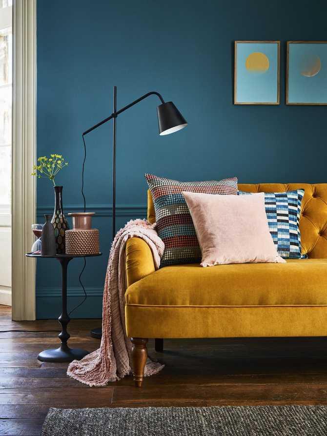Коричневый диван в интерьере: виды, дизайн, материалы обивки, оттенки, сочетания