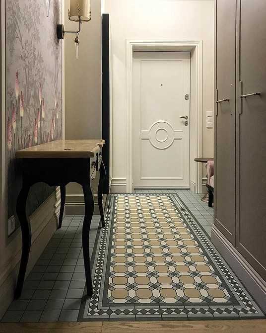 Напольная плитка для кухни и коридора (82 фото): как сделать переход плитки из кухни в прихожую? как выбрать недорогую плитку под ламинат и испанский керамогранит для пола?