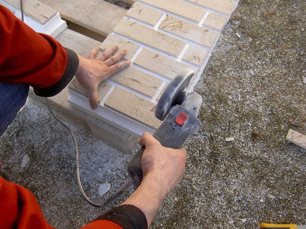 Укладка фасадной плитки с расшивкой швов своими руками — пошаговая инструкция