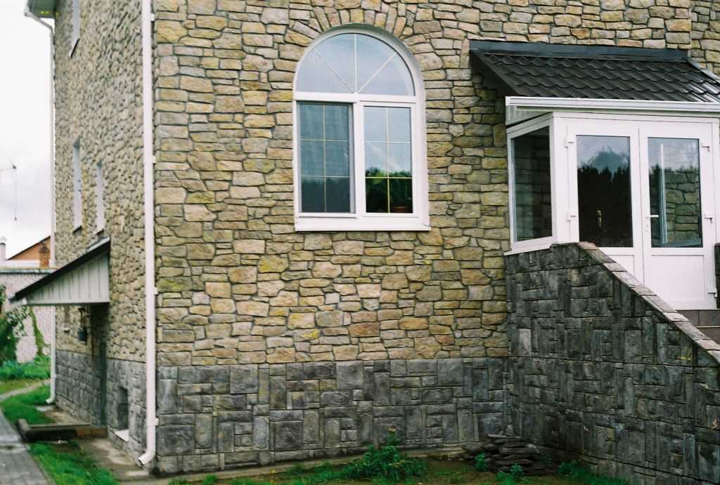 Фасадный камень для облицовки фасада: особенности и кладка