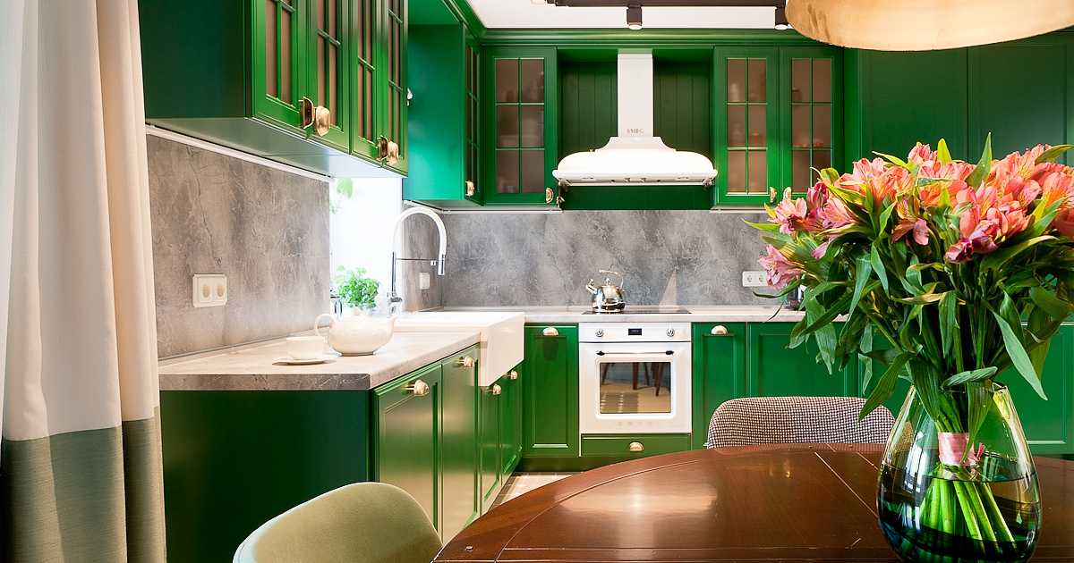 Зеленая кухня: стильные сочетания цветов в интерьере, современные шторы и обои