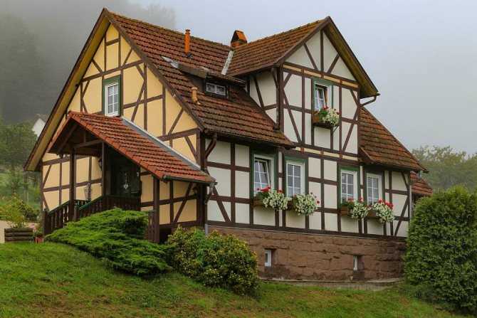 Дома в стиле «фахверк» (77 фото): отделка снаружи и внутри, проекты каркасных домов в немецом стиле, особенности технологии строительства