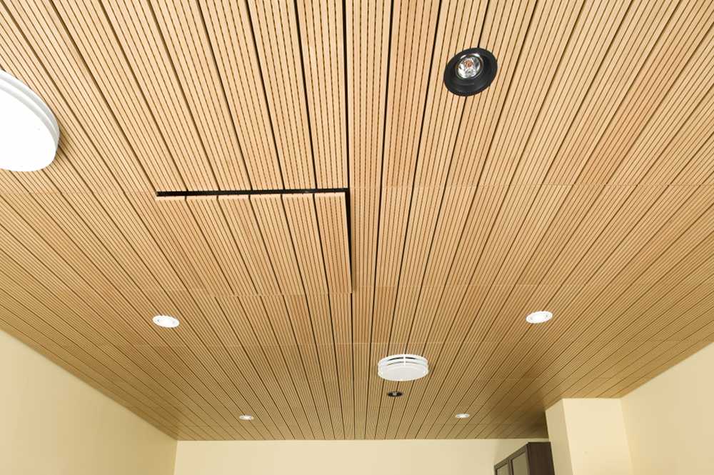Панели для потолка (75 фото): какие бывают, алюминиевые и деревянные варианты в комнате, декоративные зеркальные и сэндвич панели