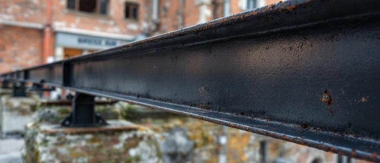 Броня для металла: почему порошковая покраска — это самая умная страховка от московской коррозии.