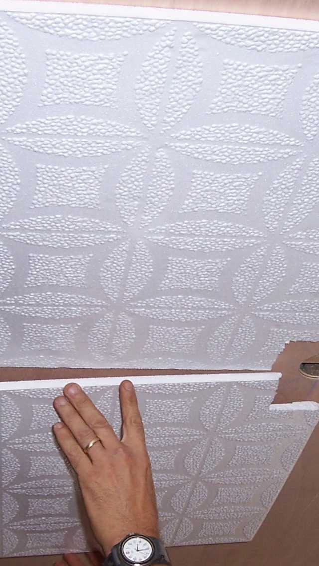 Бесшовные потолки: плитка, фото панелей и пенопласта, формат, чем можно украсить дом, как клеить пвх