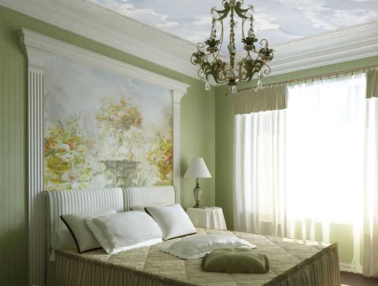 К дизайну стен в спальне следует подходить очень ответственно, ведь от них во многом зависит красота интерьера. Какие материалы подходят для отделки и декора стен Будут ли рисунки, фреска и роспись гармонично смотреться в спальне