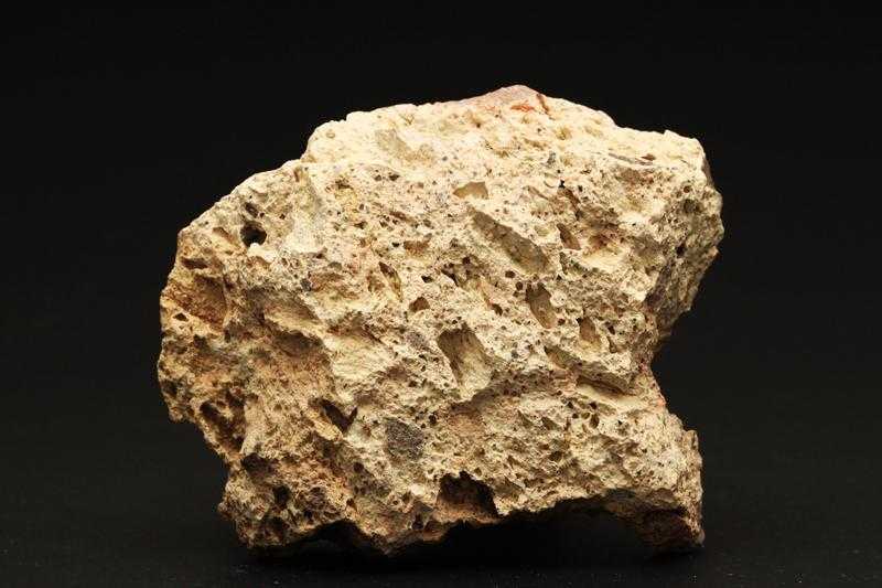 Вулканический камень: происхождение и свойства