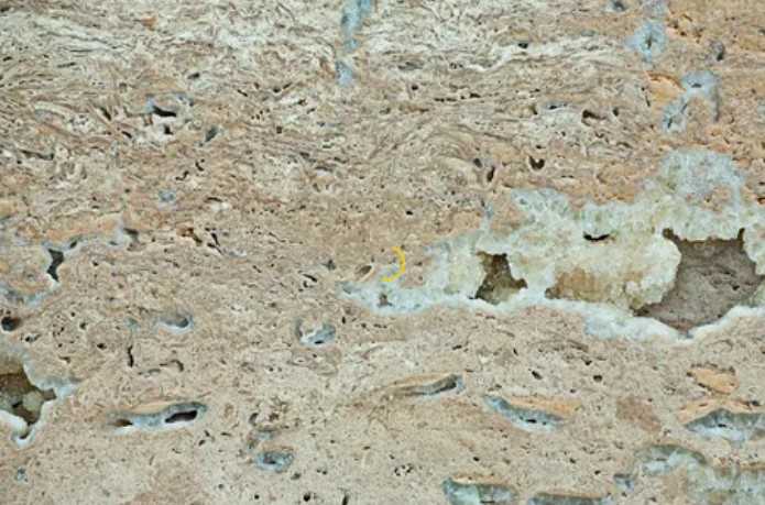 Травертин (38 фото): что это такое, текстура камня, брусчатка и каменная плитка, натуральный серый и армянский травертин, белого и другого цвета