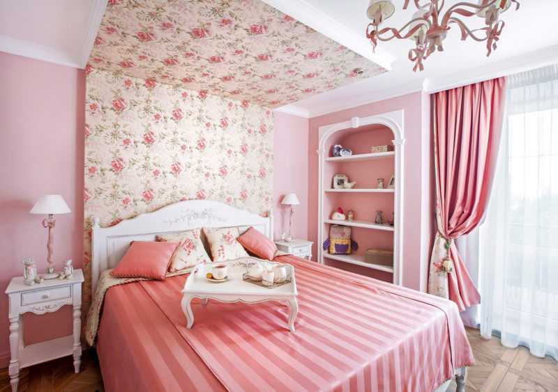 Припыленный розовый в интерьере: роскошная гостиная с пленительным обаянием
