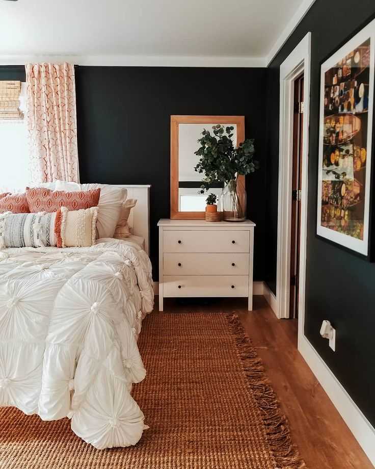 Спальня с темной мебелью (55 фото): дизайн спальни с черной и коричневой мебелью. как выбрать шторы и подобрать обои для интерьера с мебелью цвета венге и других темных оттенков?