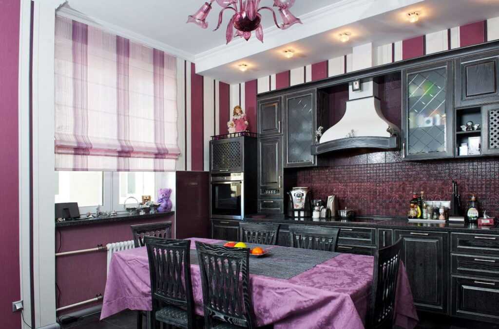 Фиолетовая кухня: сиреневые, лавандовые, лиловые стены с белым гарнитуром в интерьере - сочетание цветов в дизайне фартука, шкафов