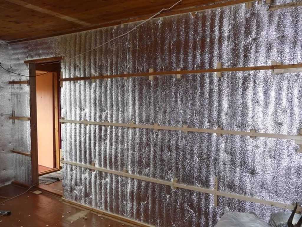 Утеплитель для бани на стены изнутри: с фольгой и без, почему внутри, виды, особенности