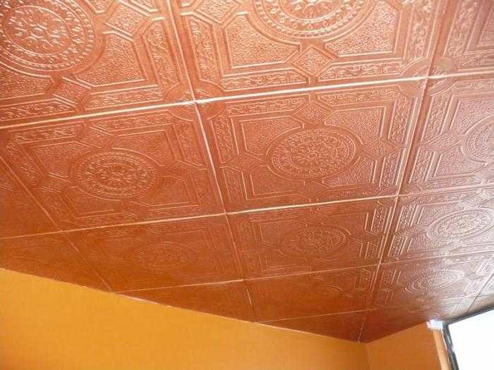Умные советы — как покрасить потолочную плитку из пенопласта