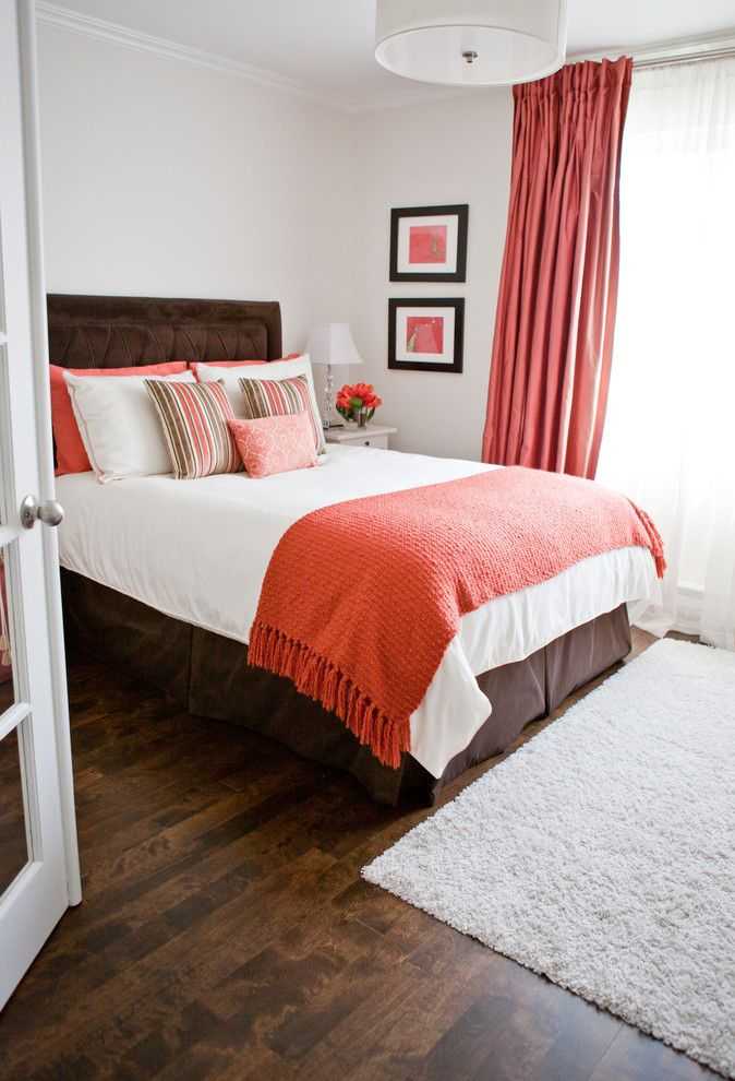 Красная спальня (58 фото): дизайн интерьера в красно-белых и красно-черных тонах, с синими акцентами