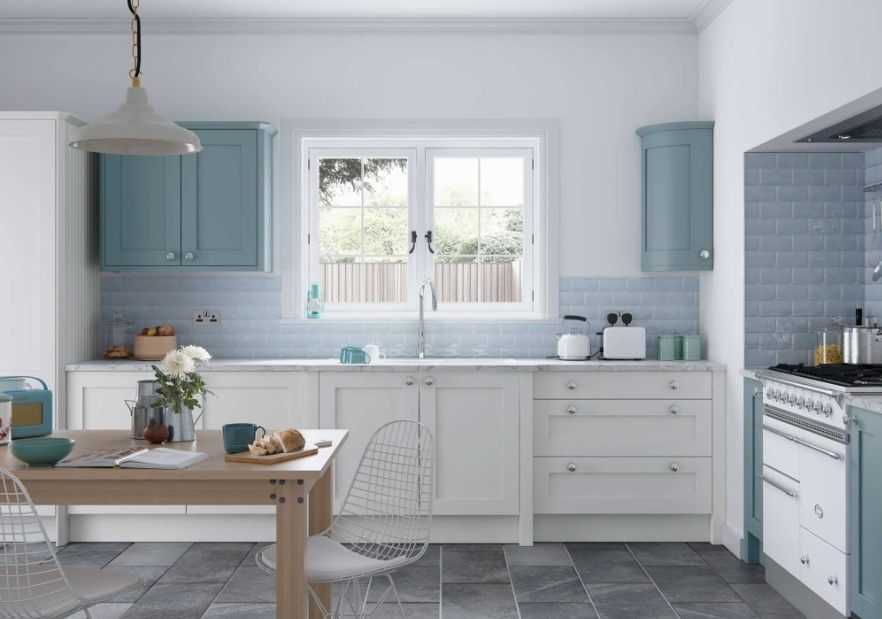 Серые кухни (84 фото): гарнитур в серых тонах в интерьере кухни, дизайн мебели с белым верхом и светло-серым низом