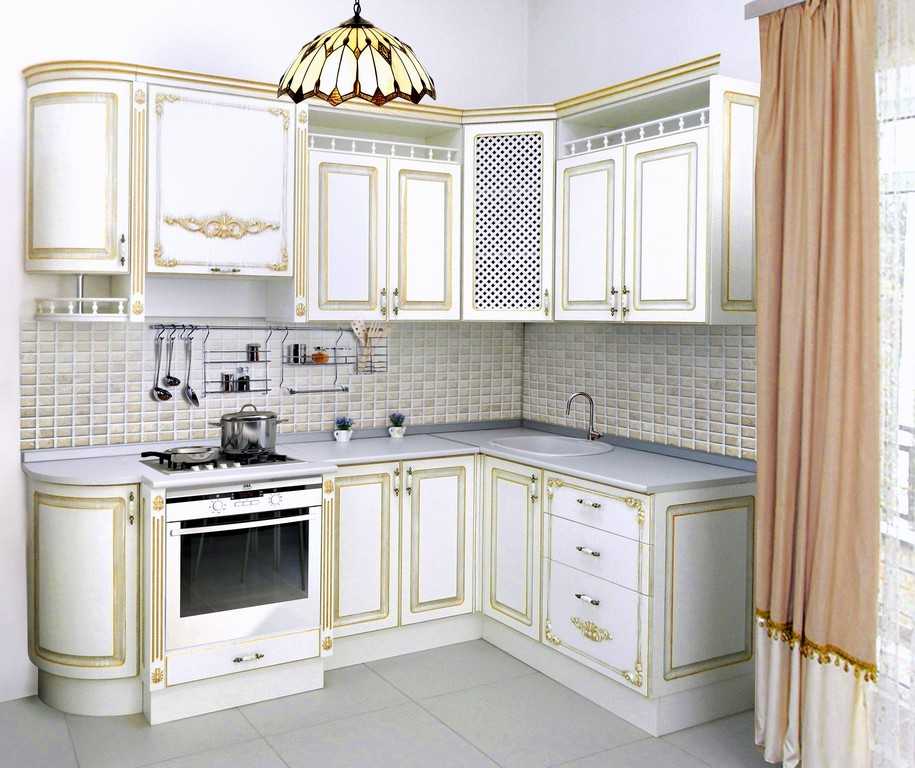 На пике моды — кухонные гарнитуры с фасадами, покрытыми золотой патиной