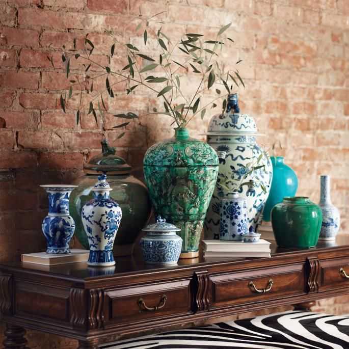 Напольные вазы в интерьере: современные и классические формы