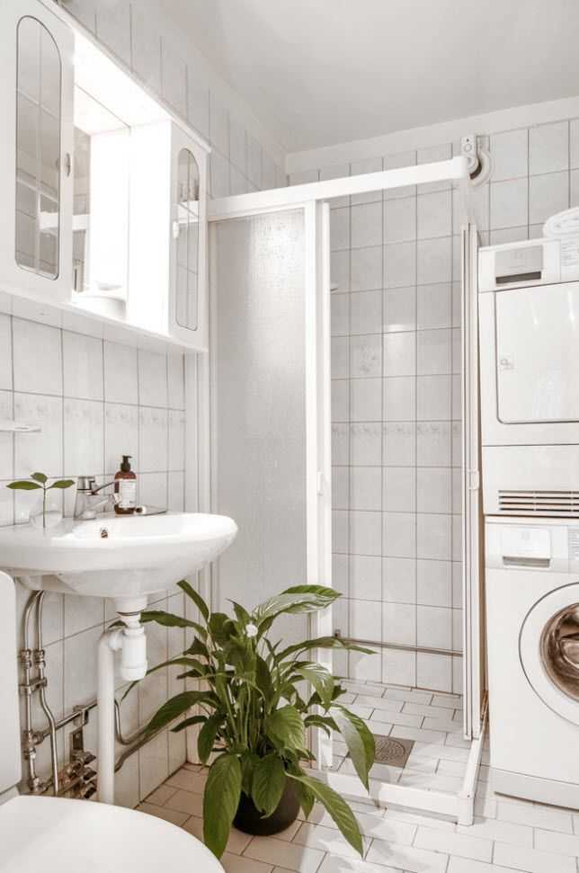 Стиральные машины над унитазом (39 фото): дизайн ванной комнаты со стиральной машиной над унитазом. как правильно установить стиральную машину в туалете?