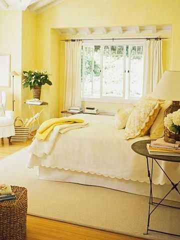 Спальня в жёлтых тонах