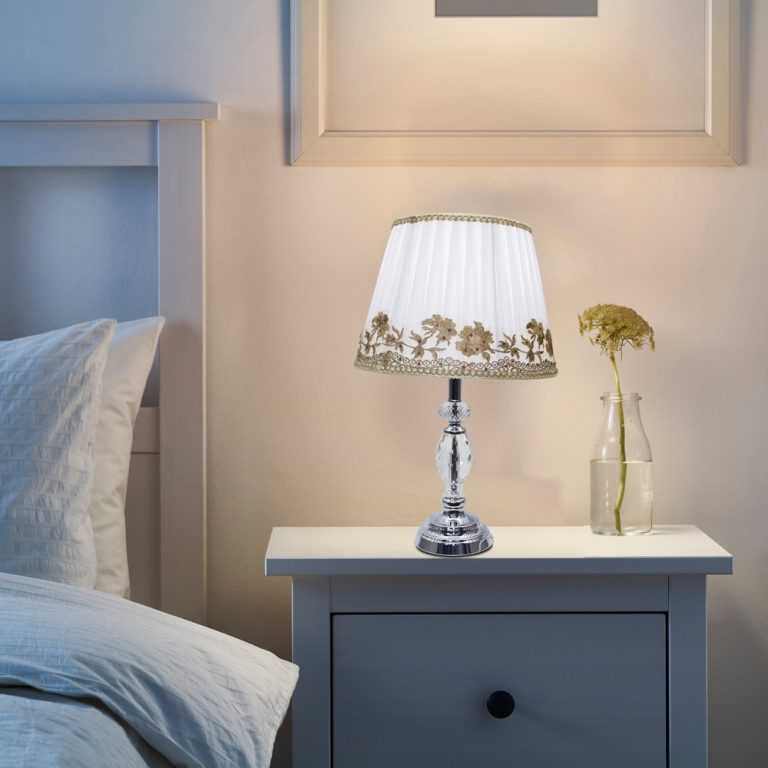 Настольные лампы для спальни (52 фото): красивые ночные модели с абажуром, прикроватные лампы в классическом стиле в современном интерьере, стильные хрустальные лампы