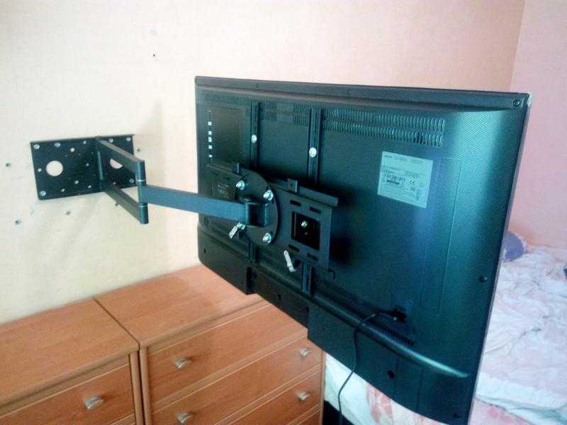 Телевизор на стене из гипсокартона