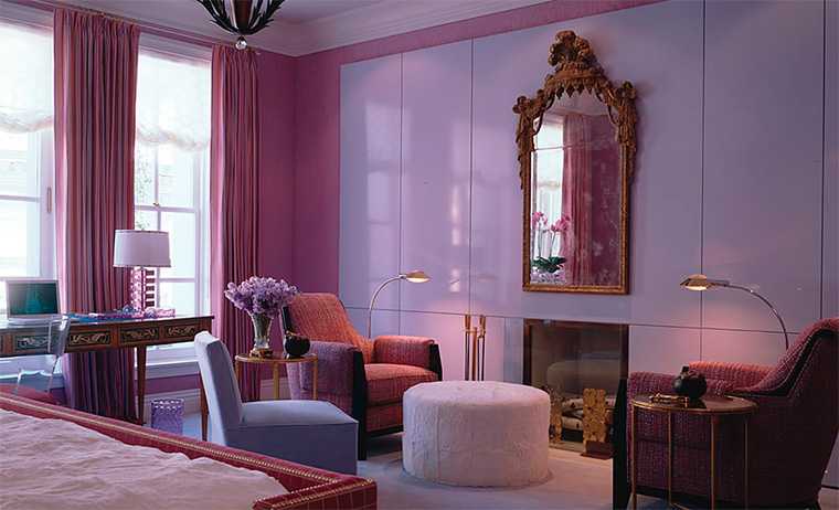 Спальня сиреневая: фото дизайна в цвете, тона интерьера, белая мебель, бледно-бежевых, фиолетовых и серых