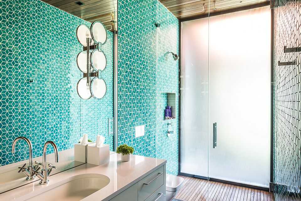 Ванная комната в бирюзовом цвете - украшение современного дома