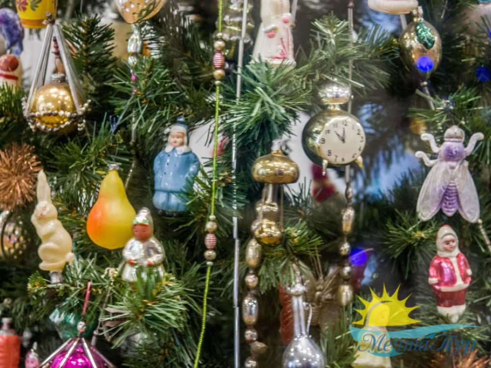 Елочные игрушки (70 фото): новогодние украшения на ёлку производства россии, символ года на прищепках, красивый дед мороз из ваты