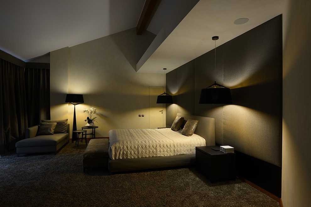 Без люстры: выбираем альтернативное освещение для спальни