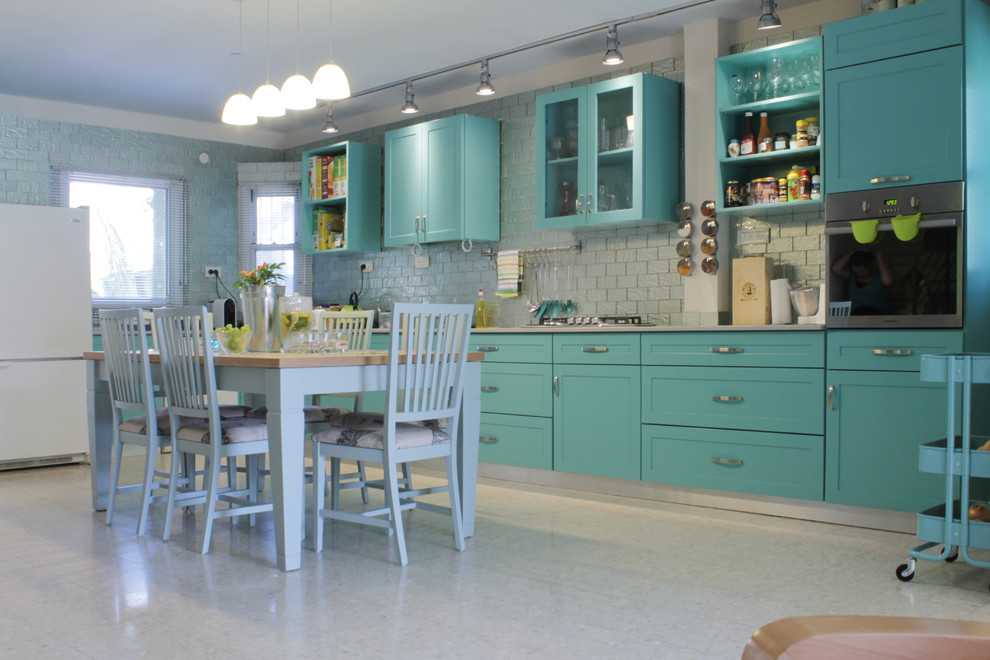 Идеи обоев для кухни (54 фото): для стен, интерьер с цветами, красивые для столовой, дизайн белой, кофейной, темной, видео