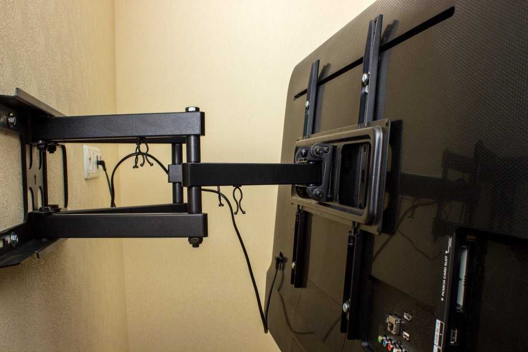 Как повесить телевизор на стену из гипсокартона: правильный способ | gipsportal
вешаем легко и просто телевизоры на стены из гипсокартона — gipsportal
