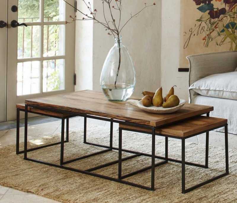 Дизайнерские столы (41 фото): особенности выбора оригинальной мебели из фанеры и других материалов, модели белых столиков со стульями на металлическом каркасе в интерьере гостиной.