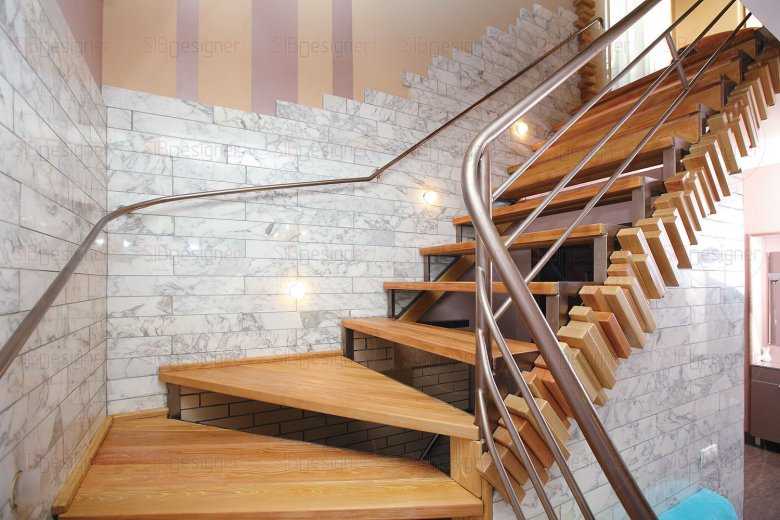 Особенности дизайна холла с лестницей в частном доме