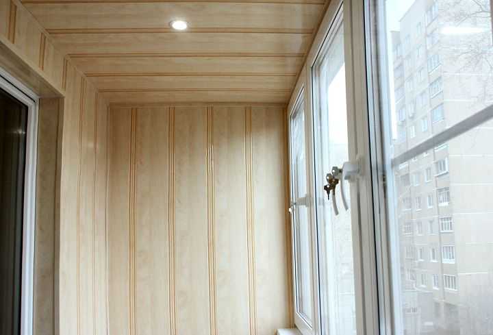 Как сделать потолок из пластиковых панелей? 250+ (фото) дизайна своими руками (в ванной/на кухне/в прихожей)