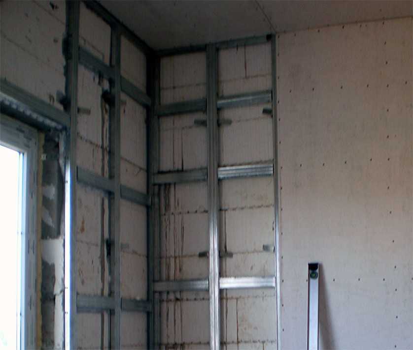 Установка перегородки и каркаса: стены из металлопрофиля под гипсокартон