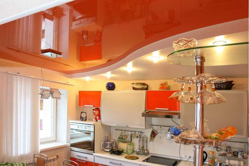 Кухня с низким потолком: практические советы по оформлению и 40+ фото интерьеров