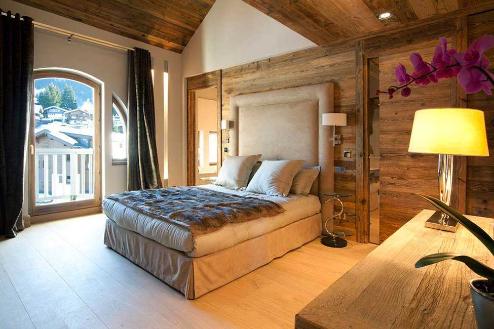 Уютные и экологичные интерьеры спален в стиле шале: 88 фото-примеров практичного оформления