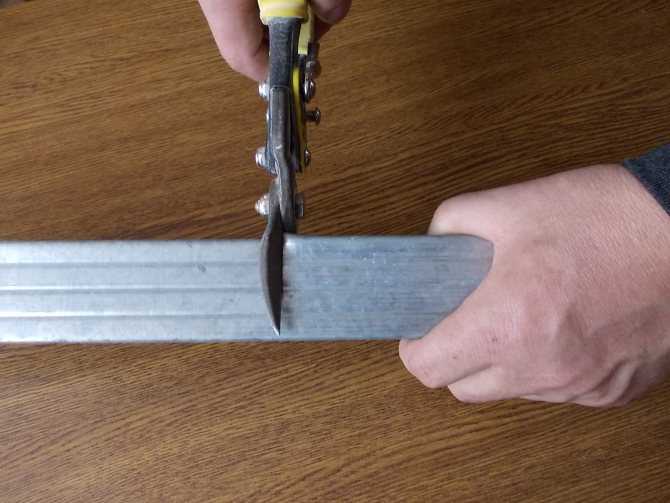 Чем и как резать гипсокартон правильно - выбираем между ножом и рубанком