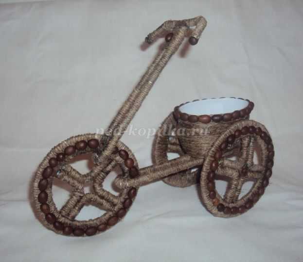 Велосипед с букетом из конфет. свит дизайн: мастер-класс для начинающих с подробными инструкциями и фото