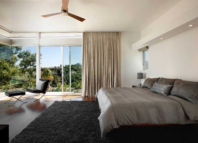 Дизайн спальни с панорамным, двумя или тремя окнами – особенности отделки и оформления. Как оформить интерьер комнаты с большим и неровным окном Как создать больше света в помещении