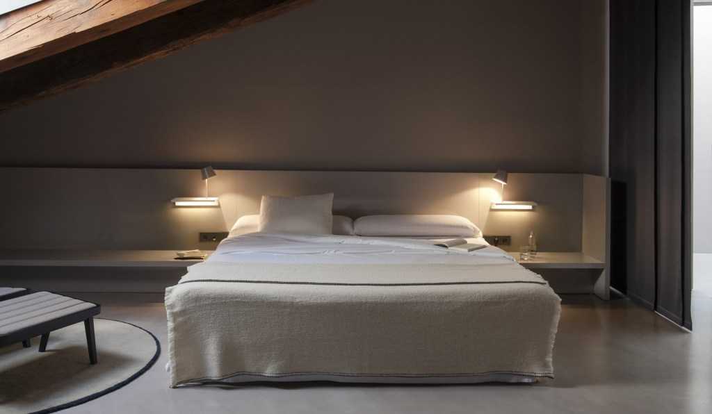 Освещение в спальне: фото, точечный свет, прикроватные лампы на маленькую тумбочку, современные настенные варианты